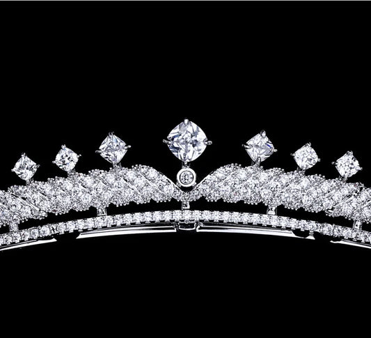 Luxurious Royal Wedding Tiara – Simple & Elegant, Adorned with Zircon Crystals