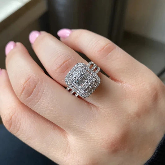 Luxury Women’s Ring – Sparkling Cubic Zirconia, Perfect for Weddings & Special Occasions