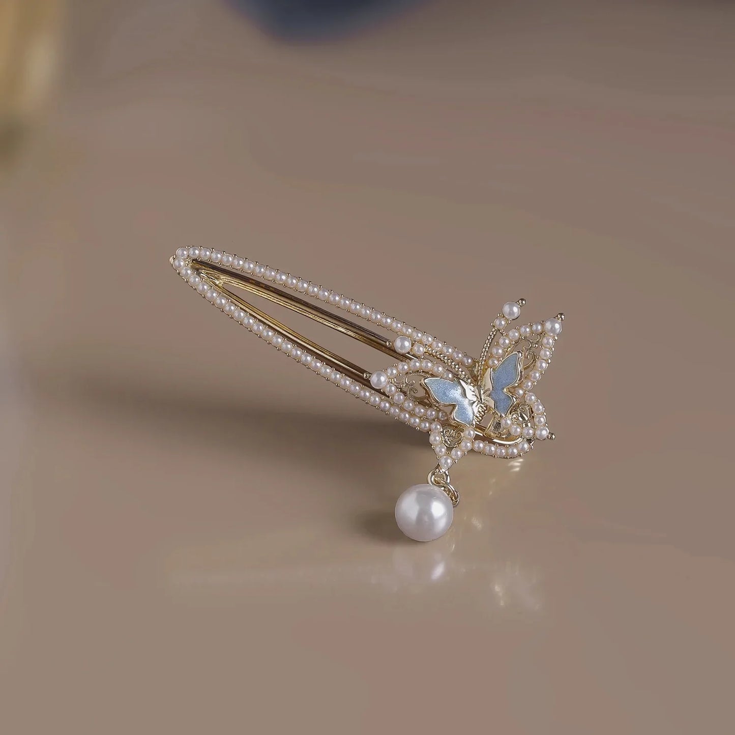 Elegant and Luxurious Butterfly-Shaped Hair Pin Adorned with Pearls - Hair Accessories