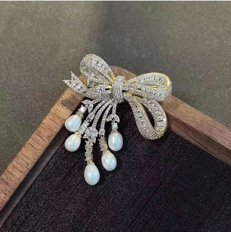 Luxury Crystal Bow Pearl Brooch – Elegant Ribbon Pin for Women