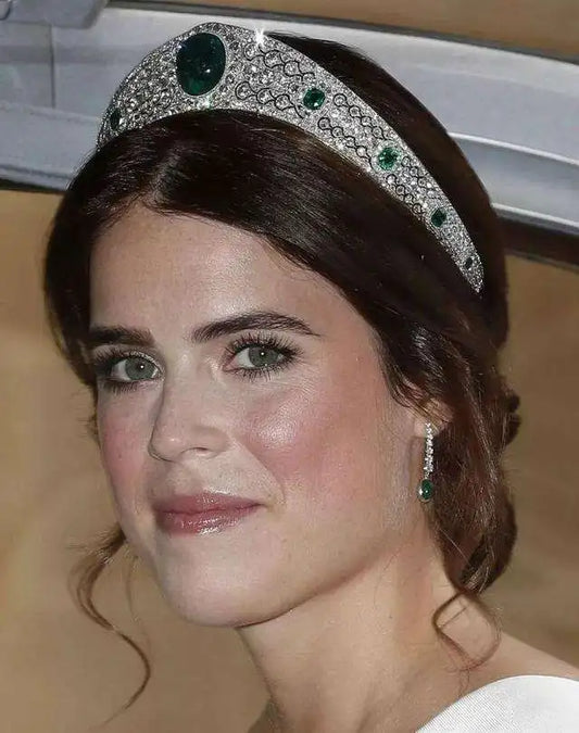 Royal Emerald Queen Tiara – Luxurious Wedding Crown with Green Crystals