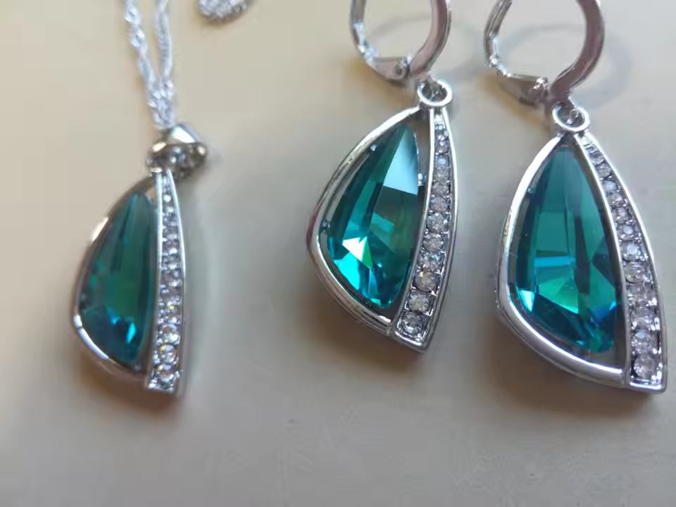 Sterling Silver Geometric Jewelry Set with Crystal – Elegant Necklace & Earrings for Women