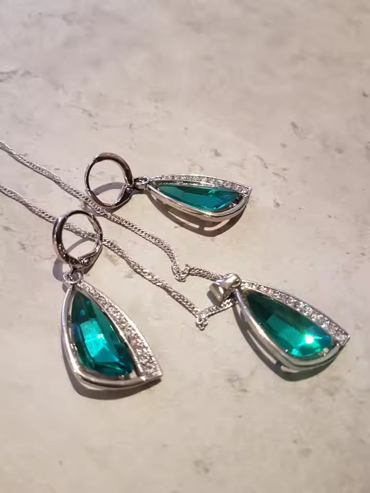Sterling Silver Geometric Jewelry Set with Crystal – Elegant Necklace & Earrings for Women