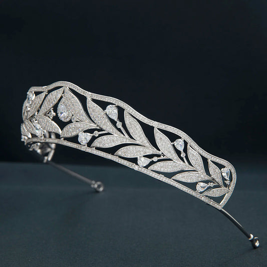 Royal Leaf-Inspired Zirconia Tiara – Luxury Platinum-Plated Wedding Crown for Elegant Brides