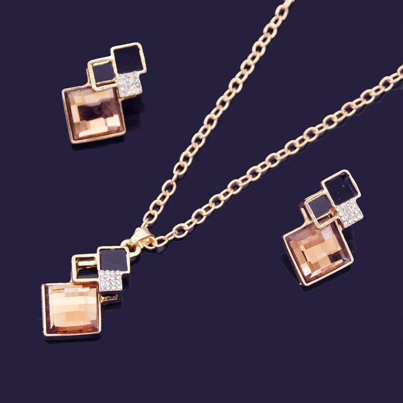 Luxury Geometric Crystal Set – Elegant Necklace & Earrings