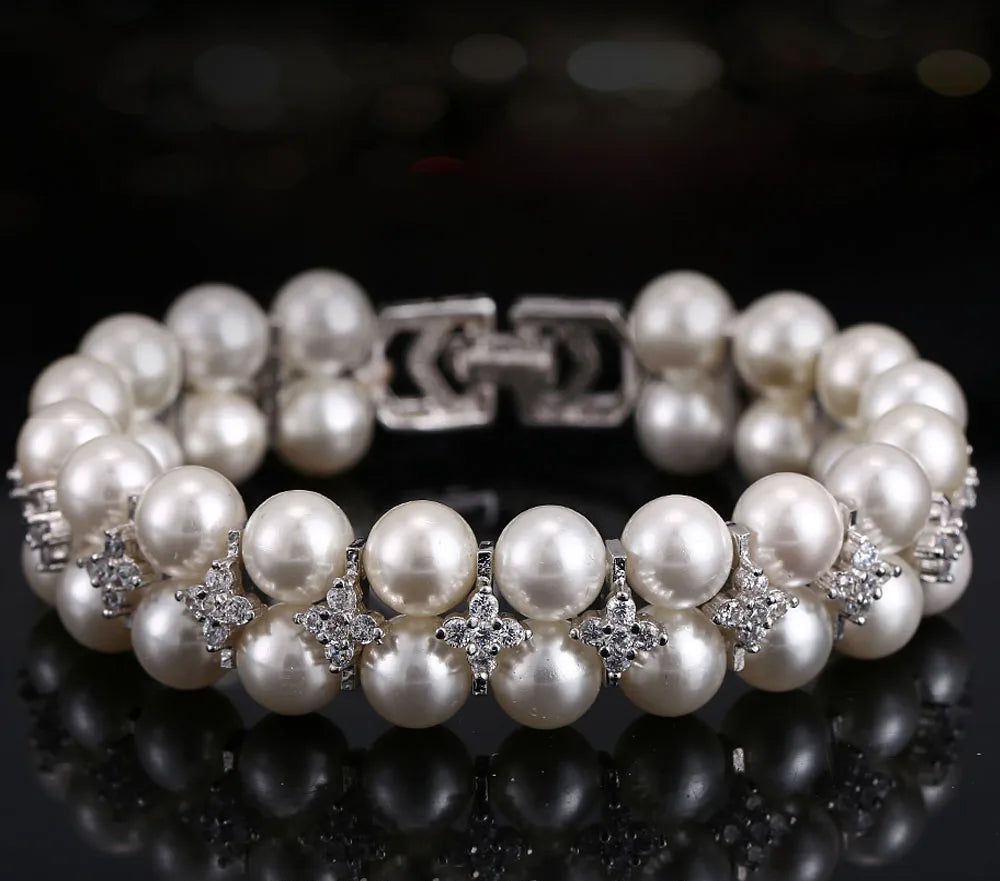 Luxury Pearl Bracelet with Sparkling Crystals – Timeless Elegant Jewelry