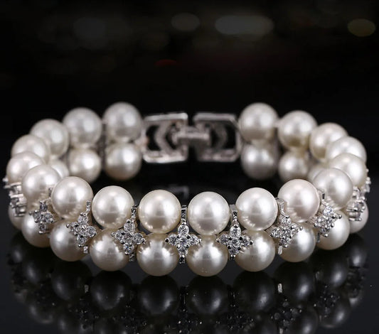 Luxury Pearl Bracelet with Sparkling Crystals – Timeless Elegant Jewelry