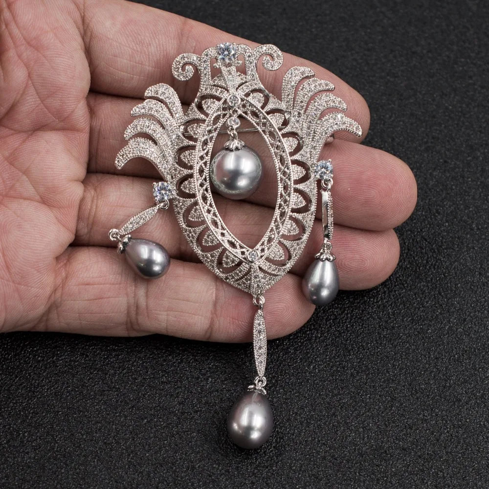 Luxury Zircon Brooch – Elegant Classic Design for a Sophisticated Look