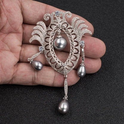 Luxury Zircon Brooch – Elegant Classic Design for a Sophisticated Look