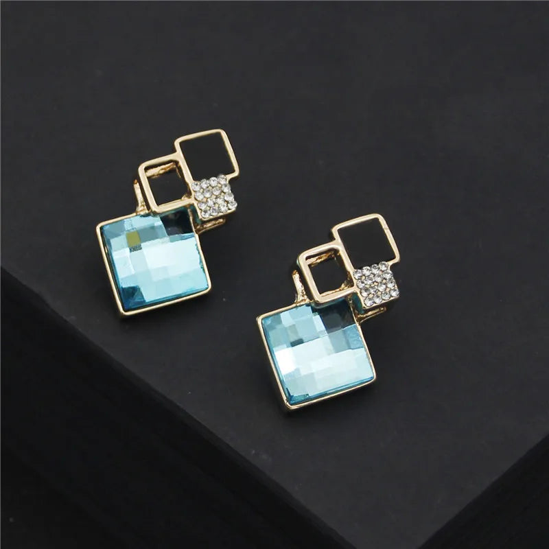 Luxury Geometric Crystal Set – Elegant Necklace & Earrings