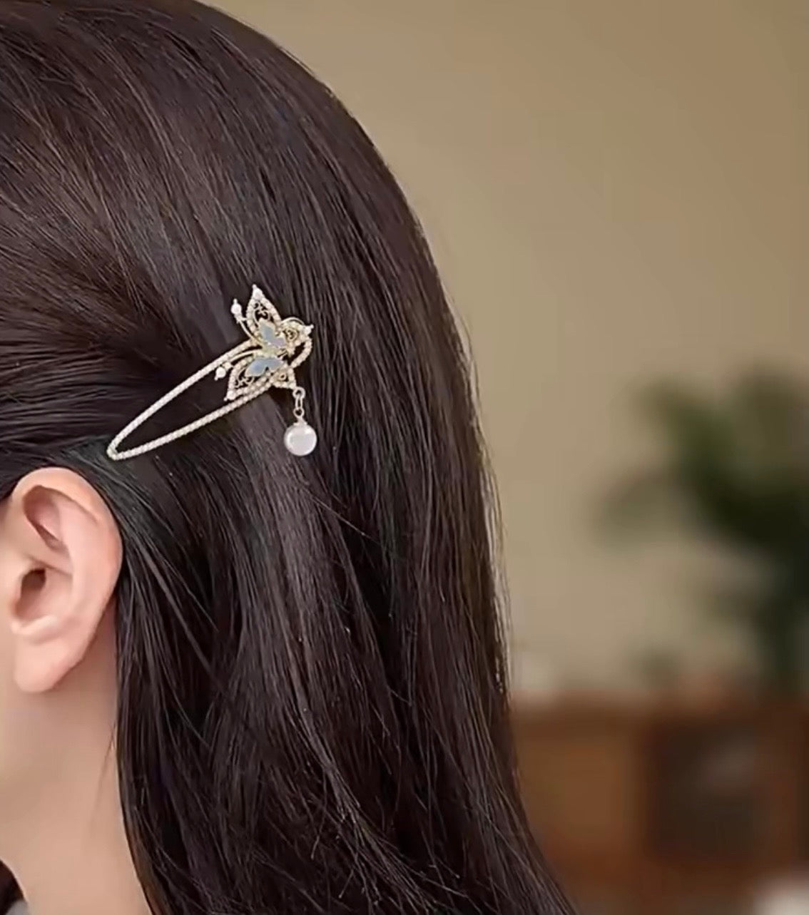 Elegant and Luxurious Butterfly-Shaped Hair Pin Adorned with Pearls - Hair Accessories