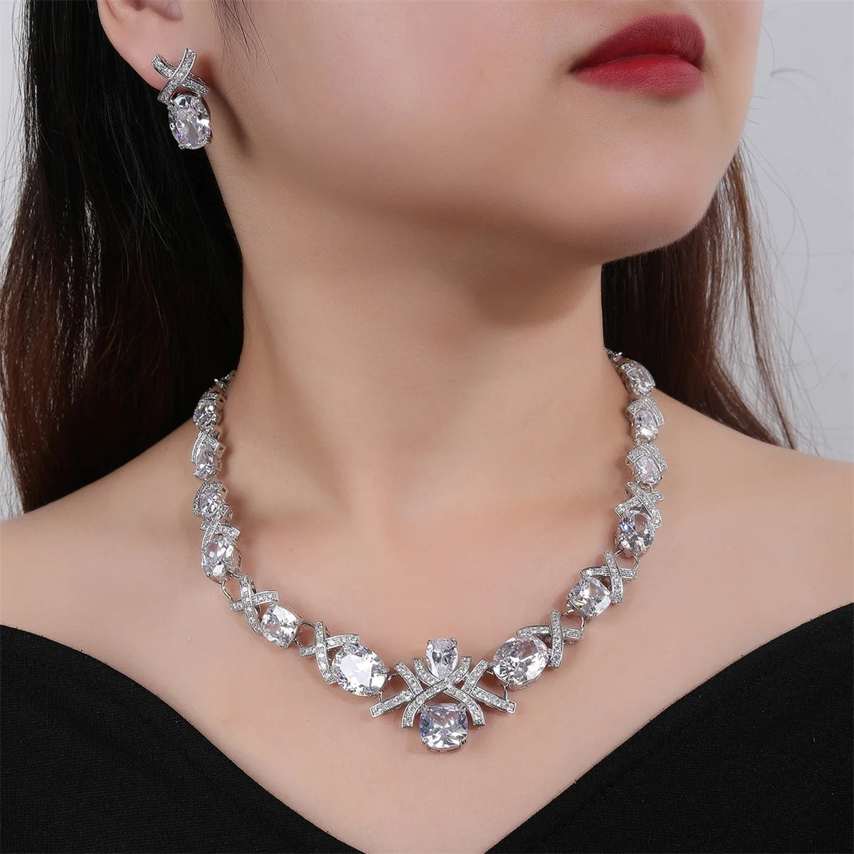 Luxury Crystal Necklace & Earrings Set – Elegant Jewelry for Women’s Parties & Occasions
