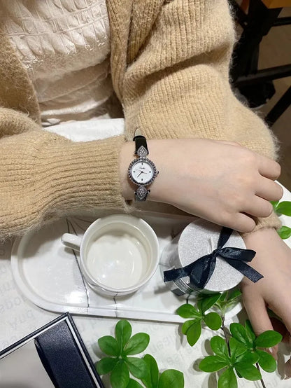Elegant Vintage Women’s Watch – Luxury Waterproof Quartz with Crystal Details