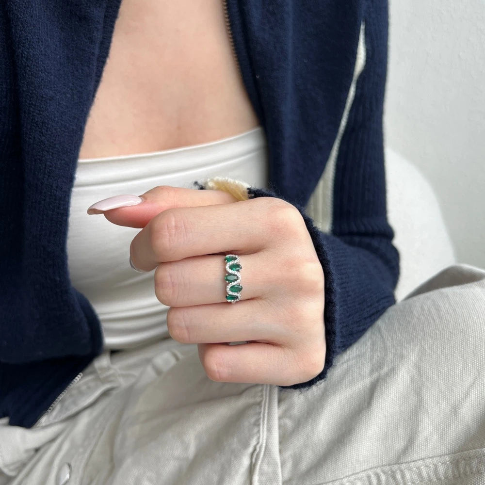 Elegant Women's Ring In 925 Sterling Silver, Adorned With High - Quality Gemstones