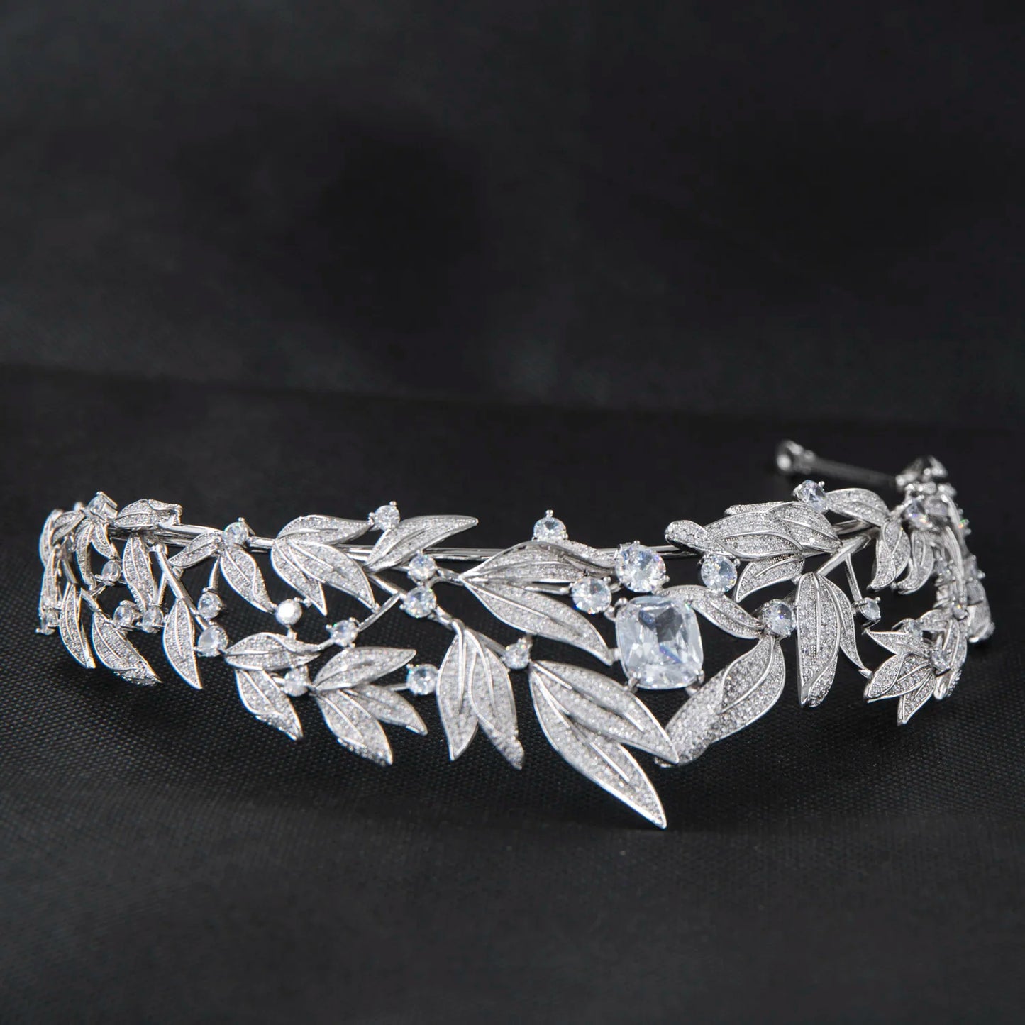 Elegant Crystal Leaf Crown – Luxury Wedding Tiara for Brides