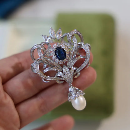 Elegant Pearl Brooch with Crystal – Vintage Women's Pin