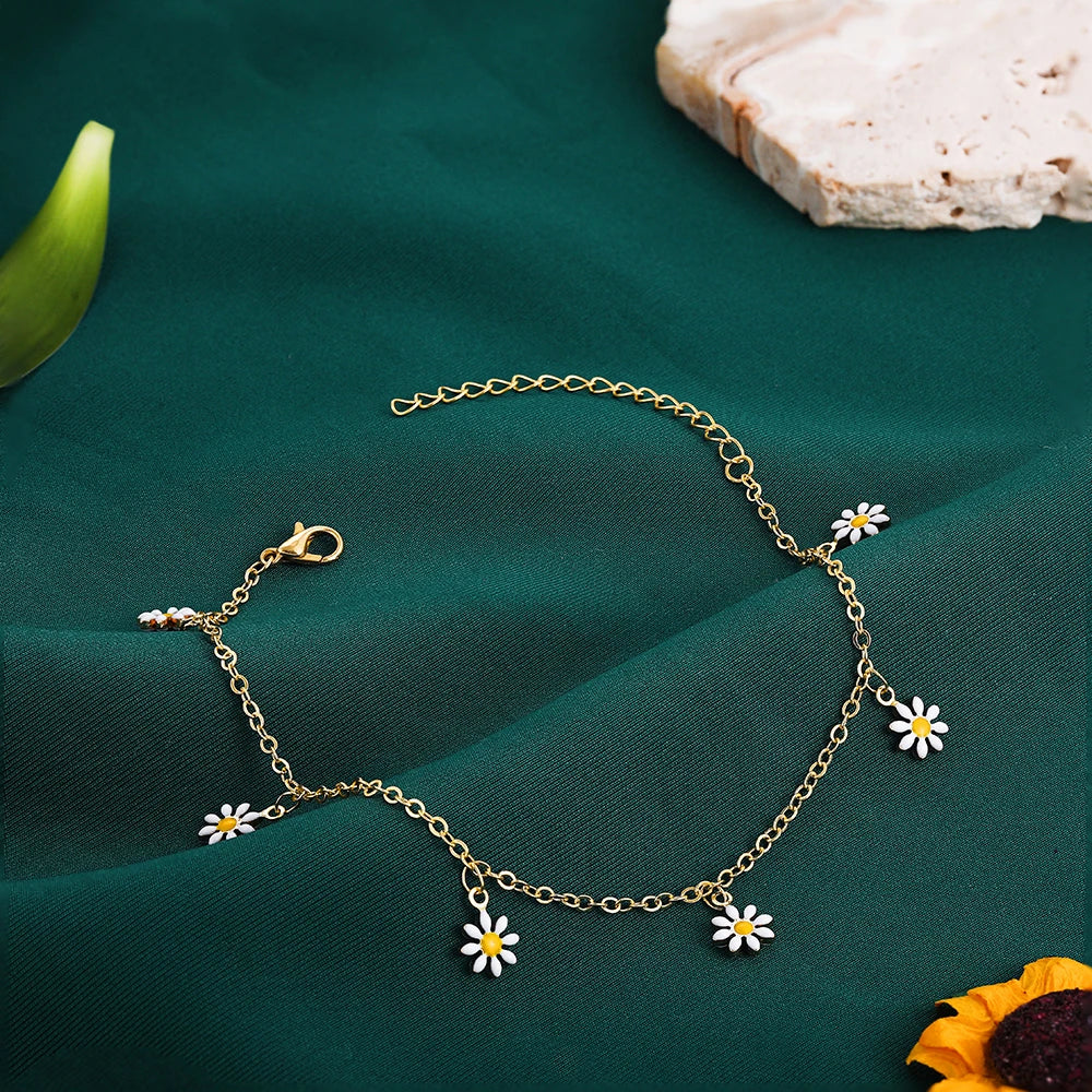 Elegant Daisy Flower Anklet with Pearl Charms – Chic Women’s Summer Foot Jewelry