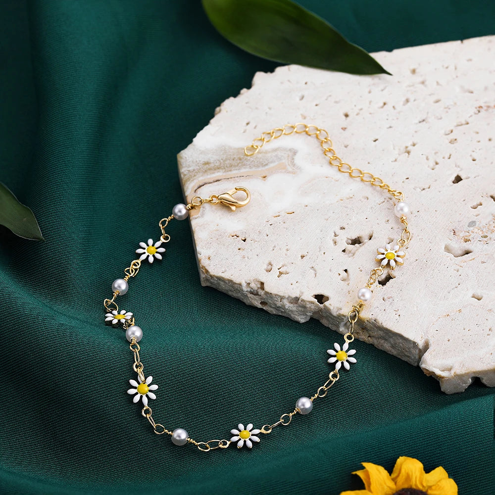 Elegant Daisy Flower Anklet with Pearl Charms – Chic Women’s Summer Foot Jewelry