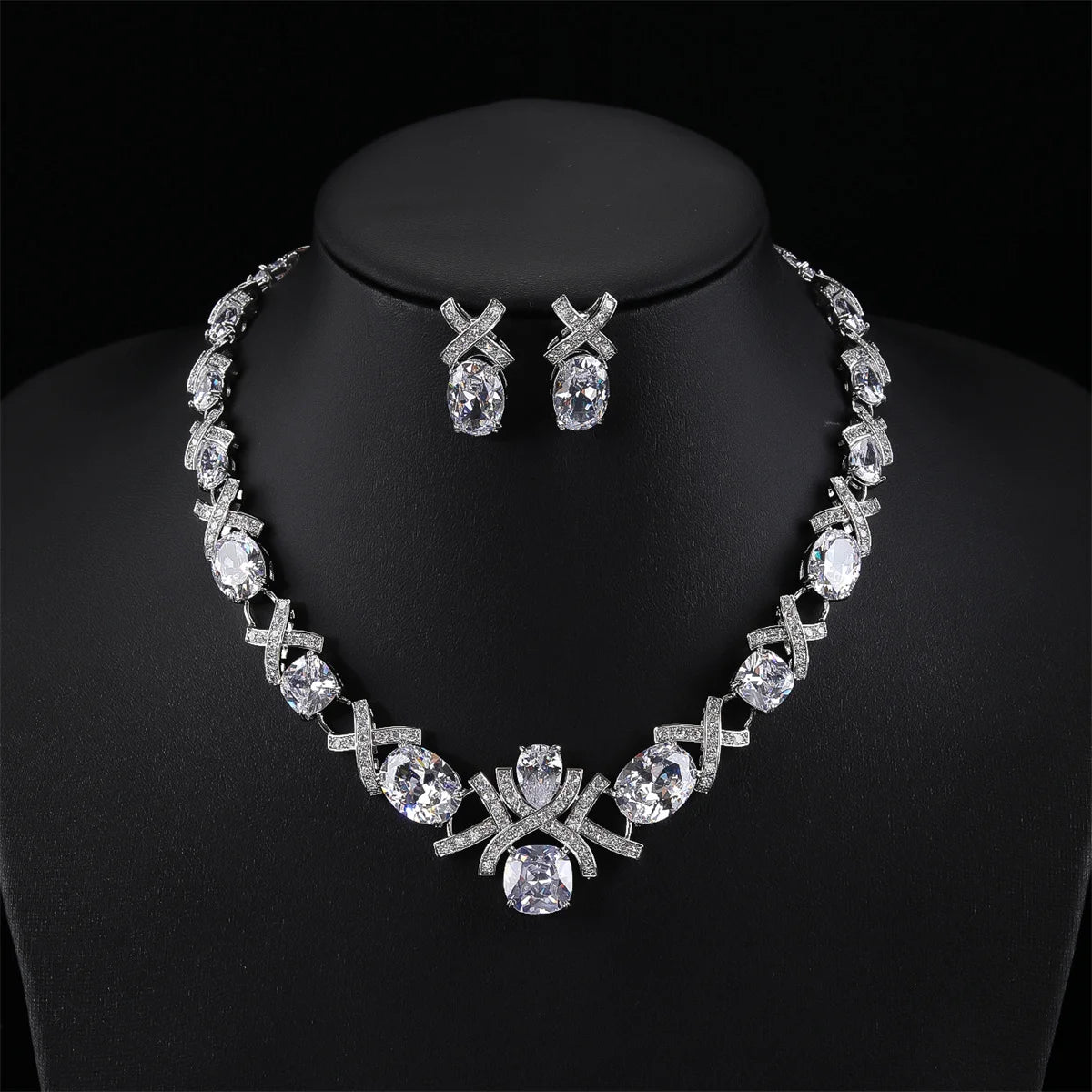 Luxury Crystal Necklace & Earrings Set – Elegant Jewelry for Women’s Parties & Occasions