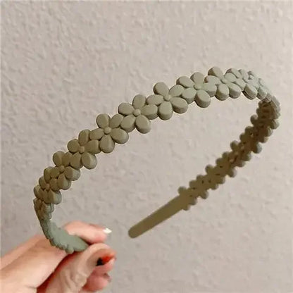 Matte Flower Cut-Out Headband – Stylish Hair Accessory for Women | Soft Acrylic Hair Hoop