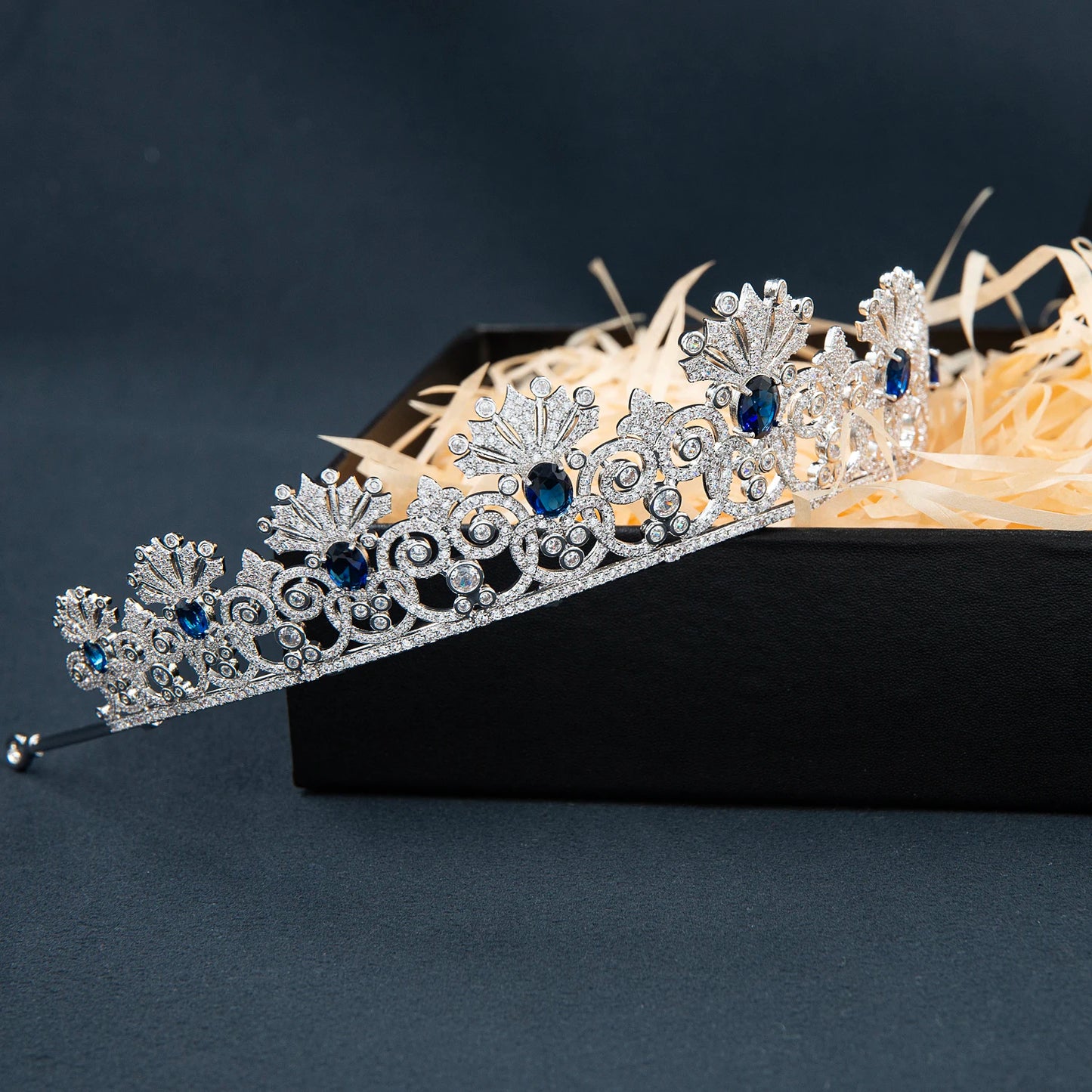 Luxury Blue Sapphire Wedding Tiara – Royal Crystal-Encrusted Design for Brides