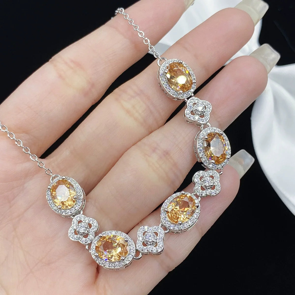 Luxury Champagne Gem Bracelet – Sparkling Elegant Women's Jewelry