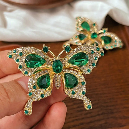 Elegant Emerald Butterfly Brooch – Luxury Crystal Pin