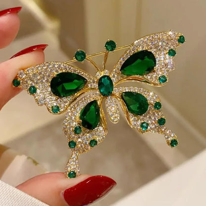 Elegant Emerald Butterfly Brooch – Luxury Crystal Pin