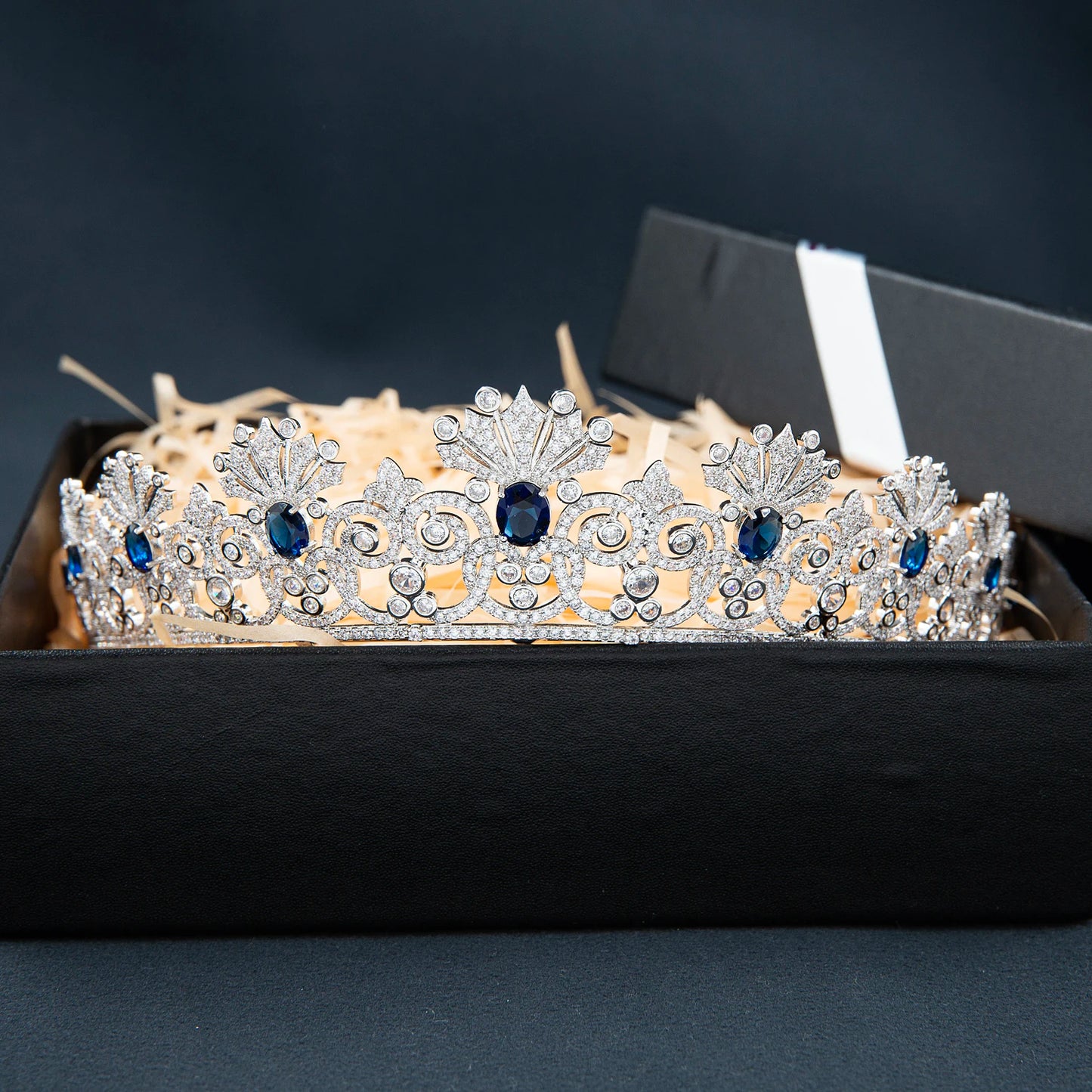 Luxury Blue Sapphire Wedding Tiara – Royal Crystal-Encrusted Design for Brides