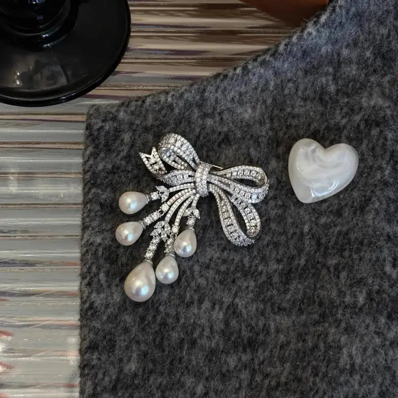 Luxury Crystal Bow Pearl Brooch – Elegant Ribbon Pin for Women
