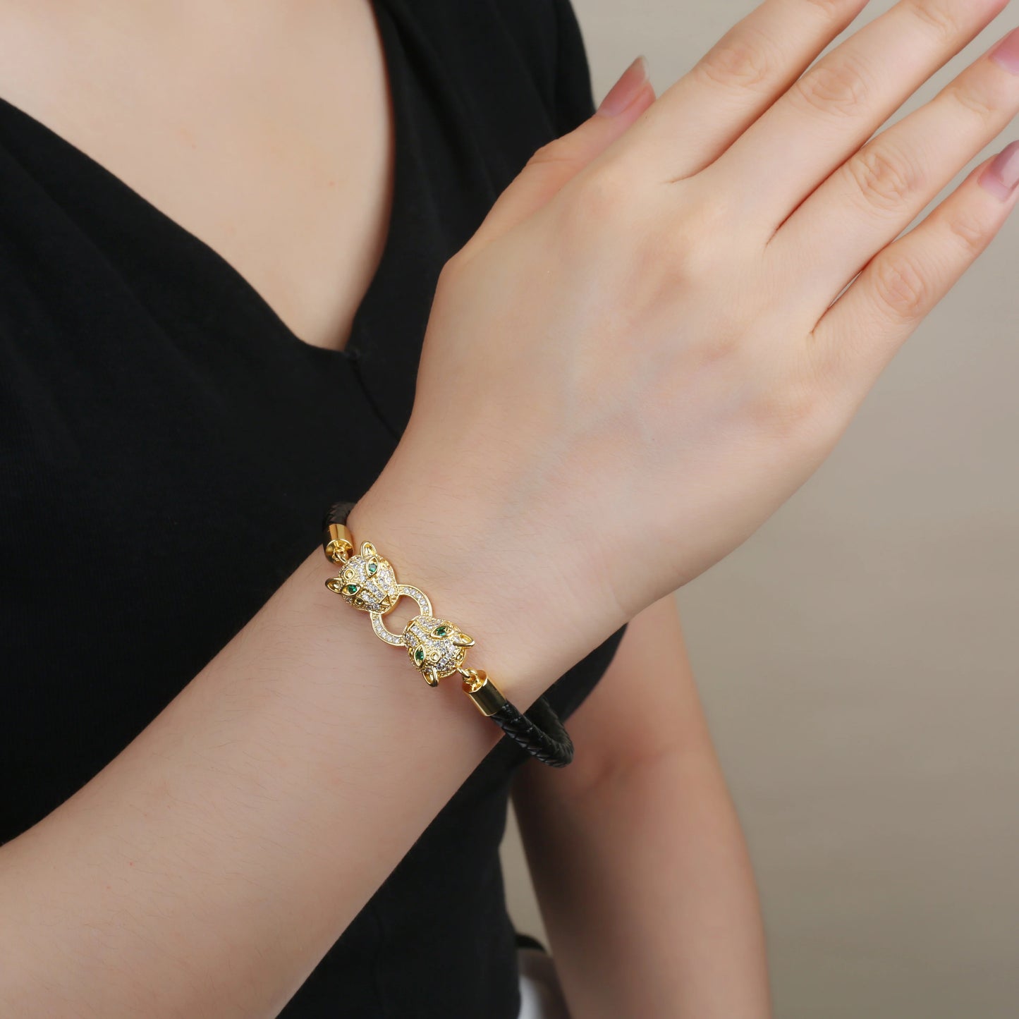 Luxury Leather Bracelet with Zircon Charm – Stainless Steel Magnetic Clasp
