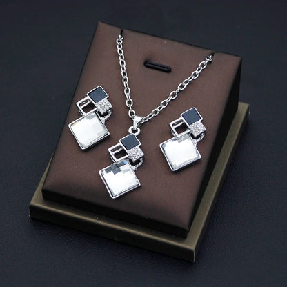 Luxury Geometric Crystal Set – Elegant Necklace & Earrings