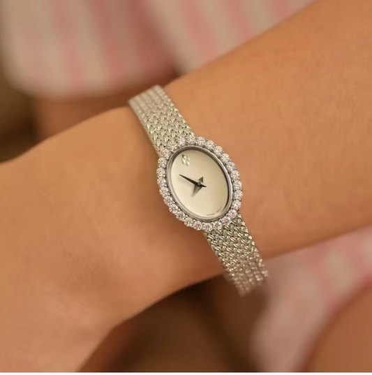 Luxury Vintage Women’s Watch with Crystal Accents – Elegant Quartz Design