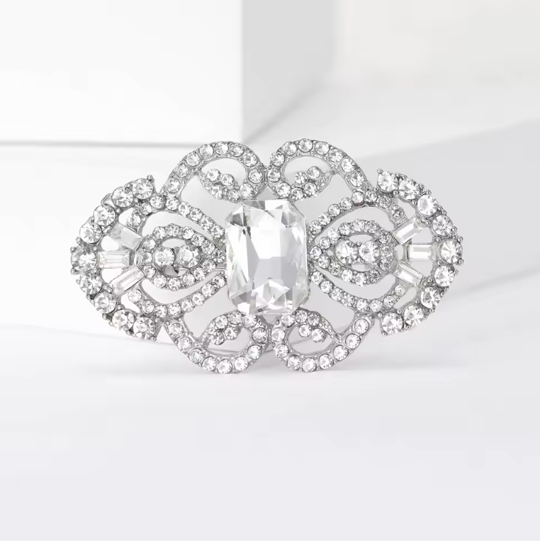 Luxury Crystal Flower Brooch – Elegant Floral Design for a Royal Sophisticated Look