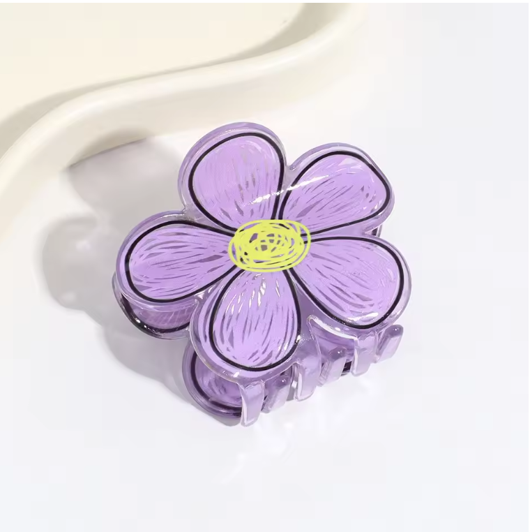 Small Feminine Flower Hair Claw – Cute Pastel Hair Accessory for Women & Girls