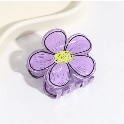 Small Feminine Flower Hair Claw – Cute Pastel Hair Accessory for Women & Girls