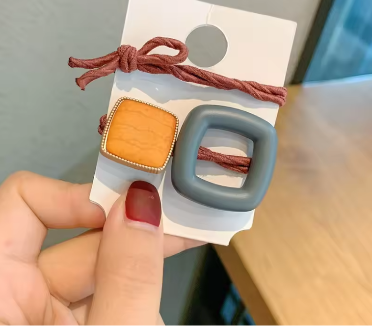 Elegant Matte Square Hair Tie – Premium Minimalist Hair Accessory