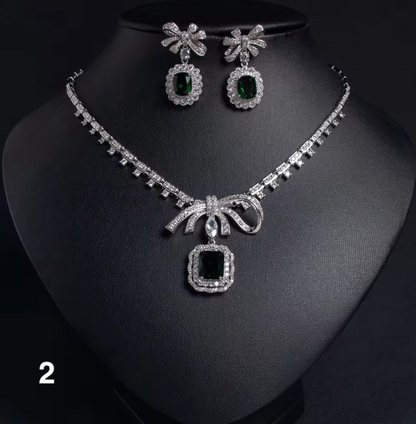 Luxury Zirconia Necklace & Earrings Set – Elegant Bow Design