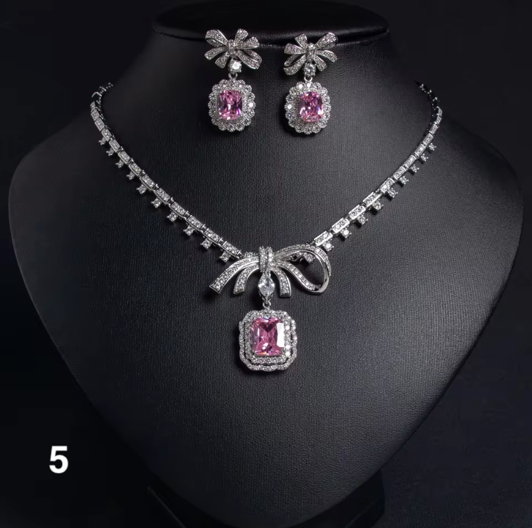 Luxury Zirconia Necklace & Earrings Set – Elegant Bow Design