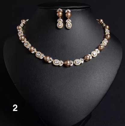 Royal Pearl & Emerald Jewelry Set – Elegant Necklace & Earrings for Women