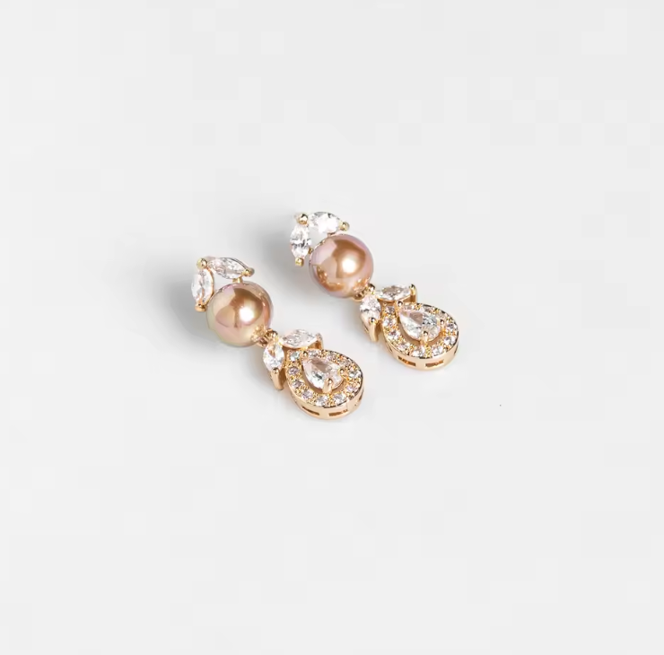 Royal Pearl & Emerald Jewelry Set – Elegant Necklace & Earrings for Women