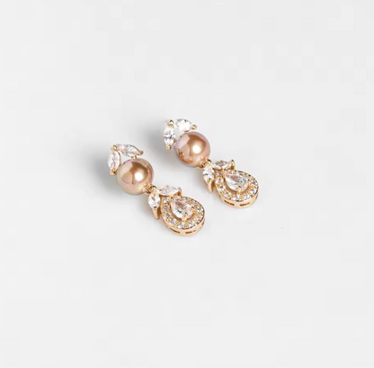 Royal Pearl & Emerald Jewelry Set – Elegant Necklace & Earrings for Women