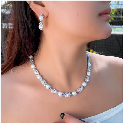 Royal Pearl & Emerald Jewelry Set – Elegant Necklace & Earrings for Women
