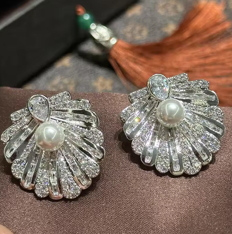 Luxury Shell Zircon Stud Earrings – Elegant Waterdrop Design