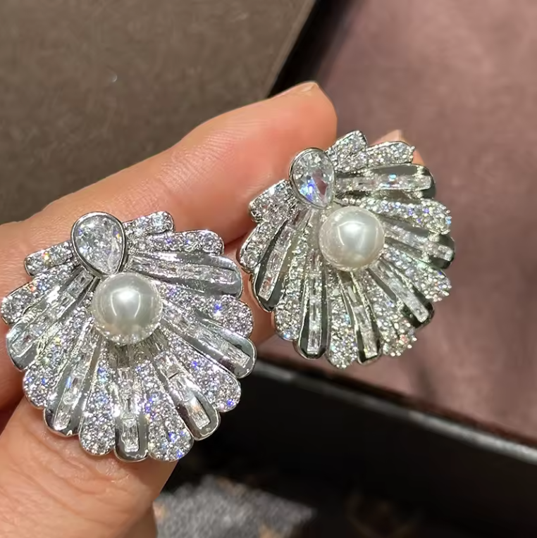 Luxury Shell Zircon Stud Earrings – Elegant Waterdrop Design