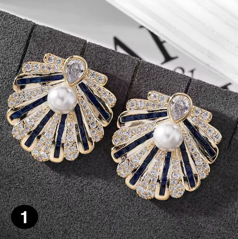 Luxury Shell Zircon Stud Earrings – Elegant Waterdrop Design