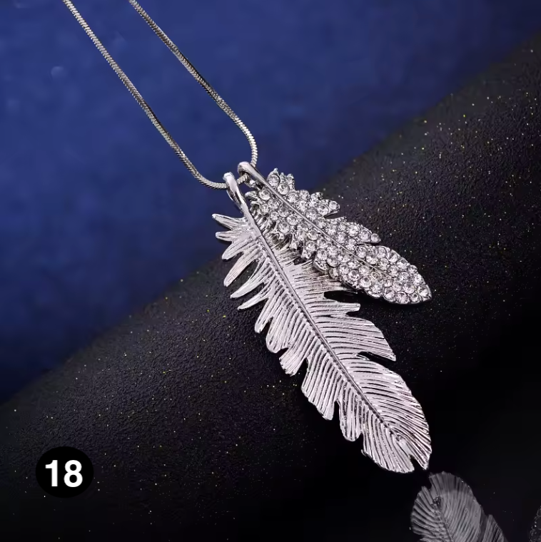 Fashion Long Crystal Pendant Necklace for Women