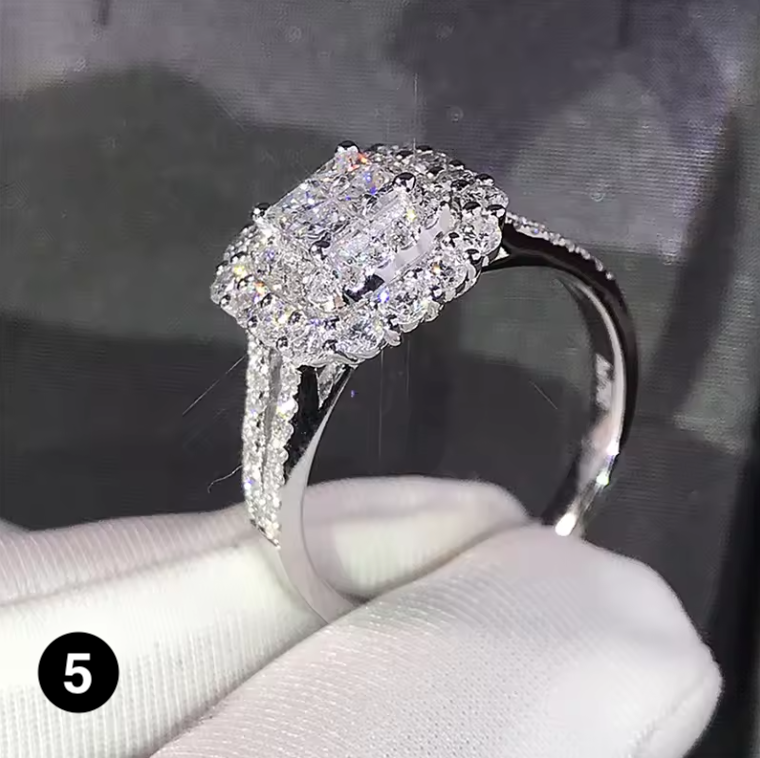 Luxury Women’s Ring – Sparkling Cubic Zirconia, Perfect for Weddings & Special Occasions