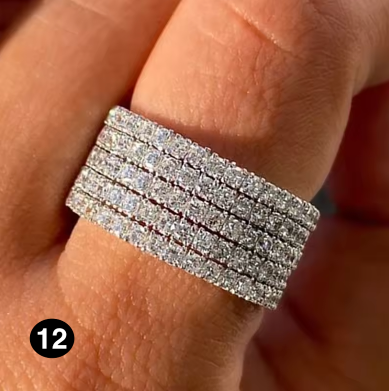 Luxury Women’s Ring – Sparkling Cubic Zirconia, Perfect for Weddings & Special Occasions