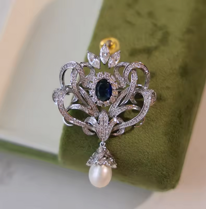 Elegant Pearl Brooch with Crystal – Vintage Women's Pin